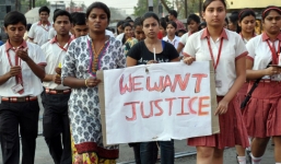 Bé gái 12 tuổi bị cưỡng bức suốt 8 ngày và thiêu sống